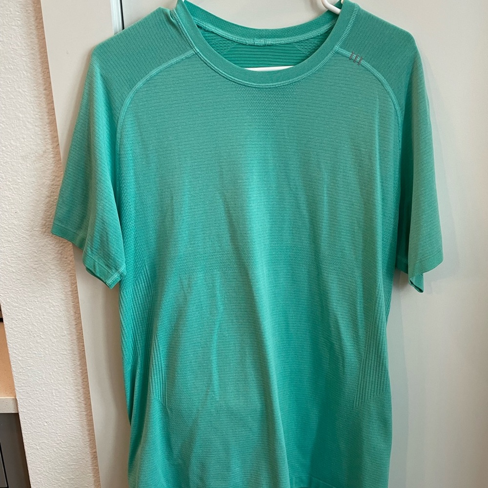 Men’s Lululemon Shirt